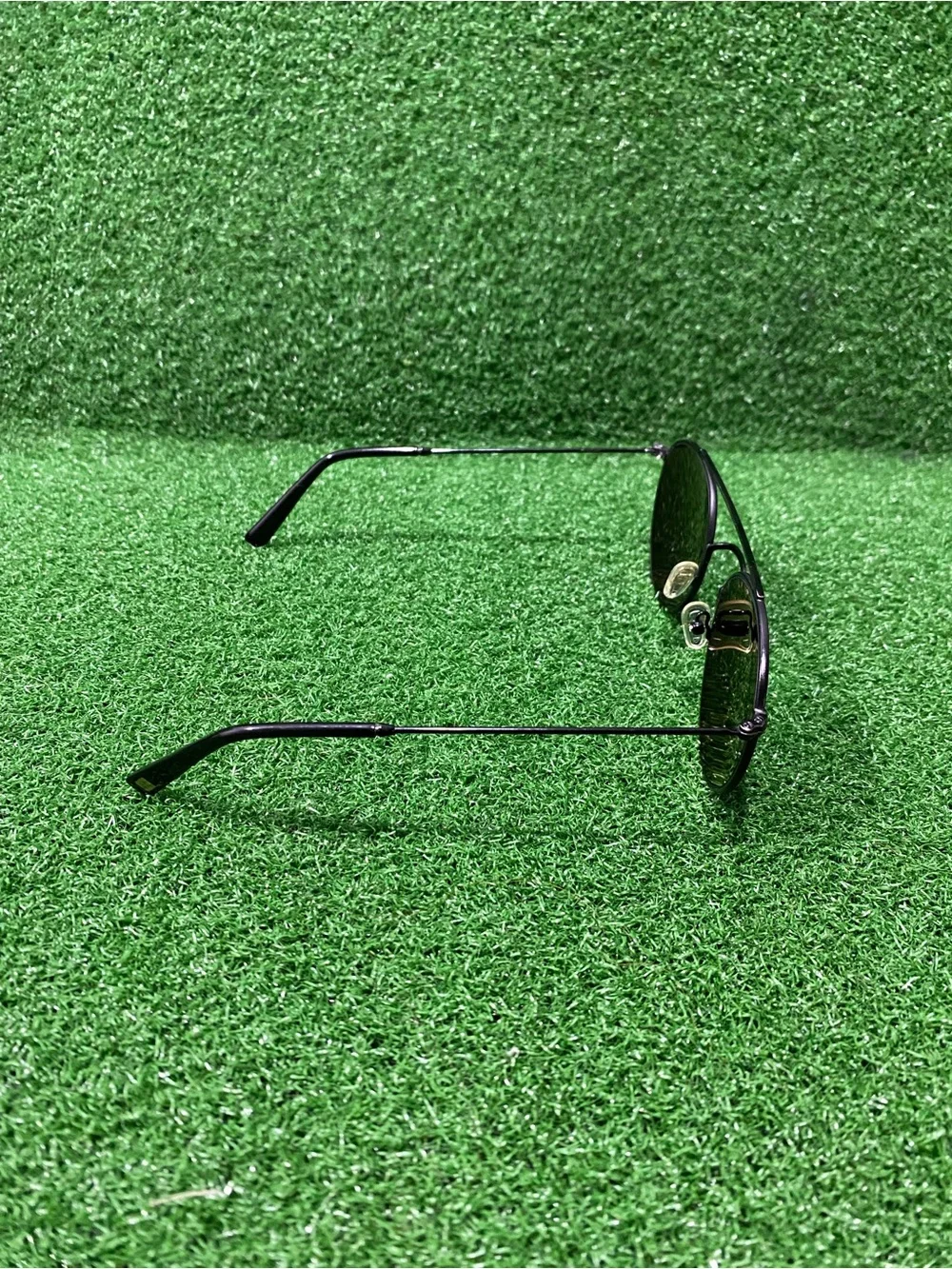Classic Black Oval Men's Metal Sunglasses - Sleek Minimalist Design
